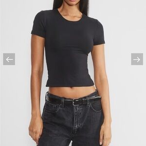 Aritzia Original Contour Crew T Shirt NWT